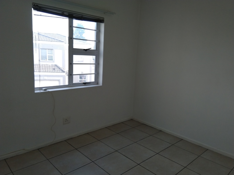 To Let 3 Bedroom Property for Rent in Longlands Western Cape